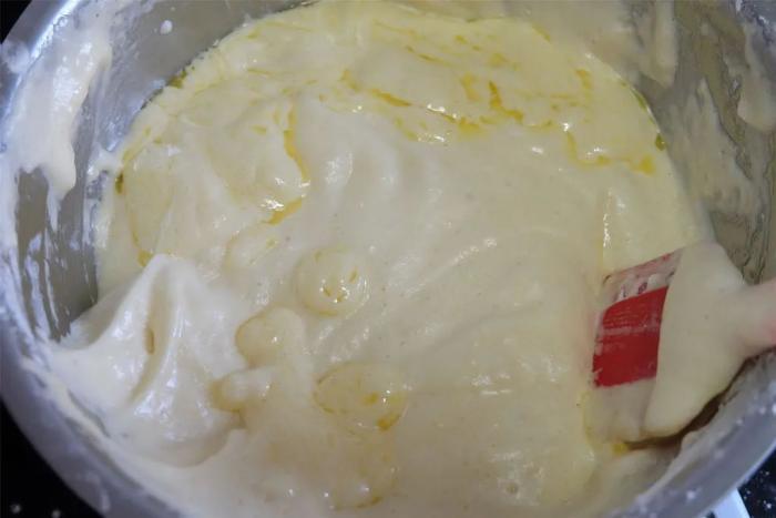 混合黄油和蛋糊